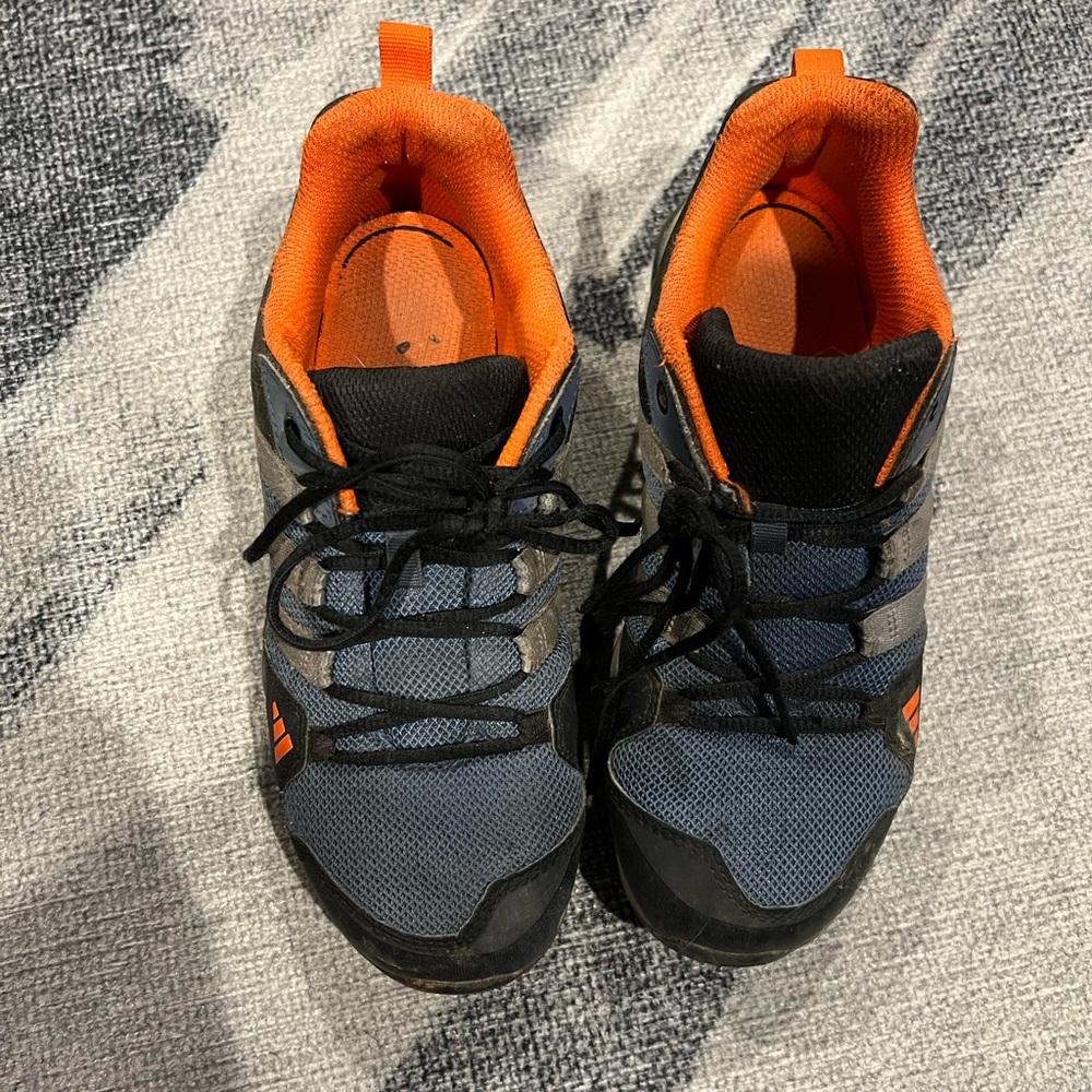 Kids Adidas sneakerss